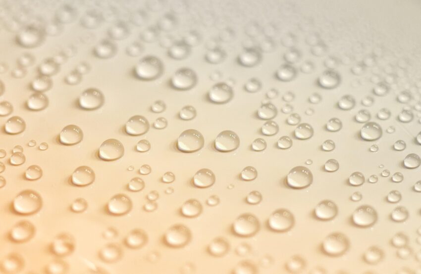 Enkel elegance: Smykker med mening og minimalisme